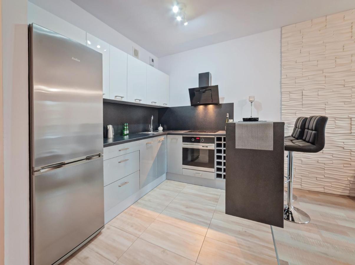 Homely Place Centrum - Stary Rynek - Parking Apartment *